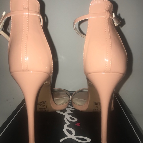 Patient Leather Pumps - Picture 4 of 5